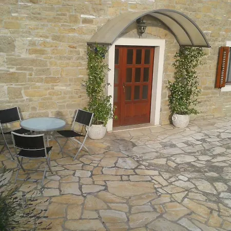 Apartament Damiani *
